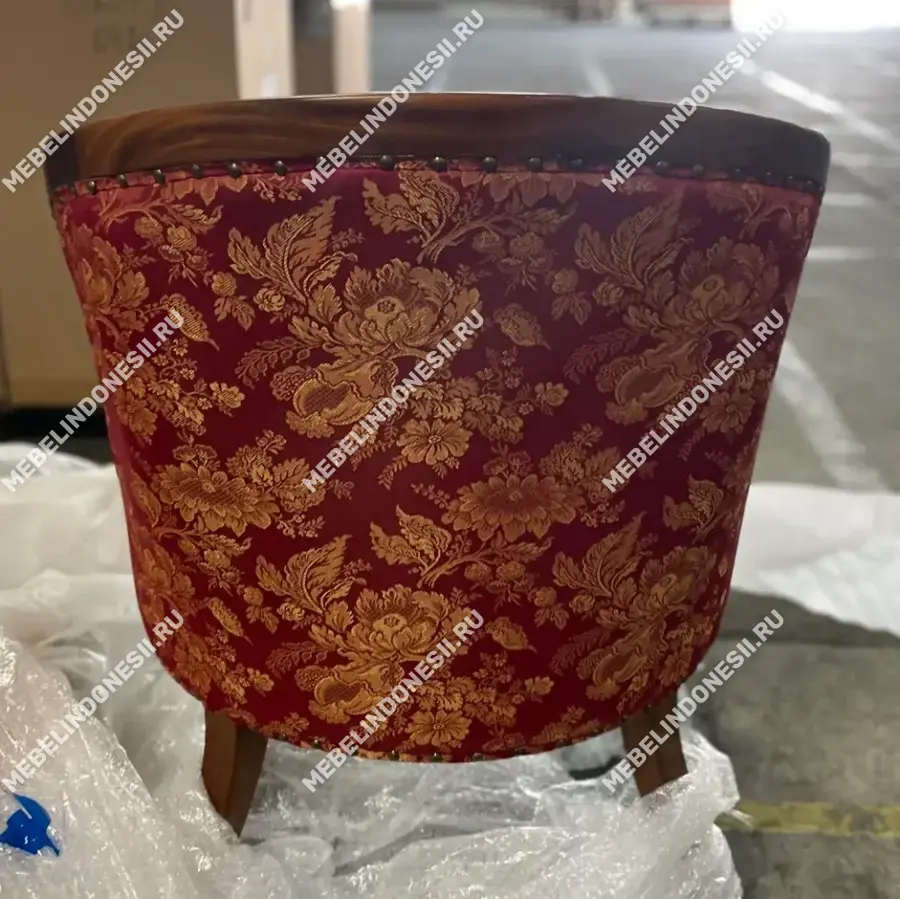 Кресло в классическом стиле  