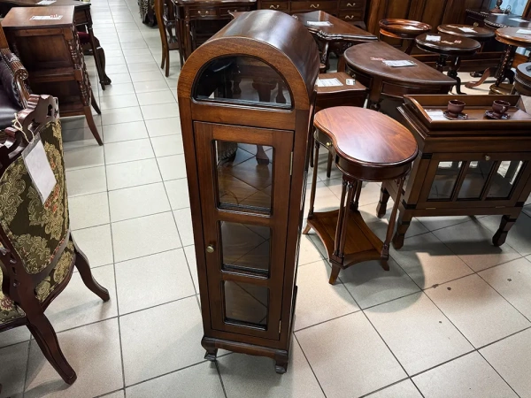 Шкаф-витрина   